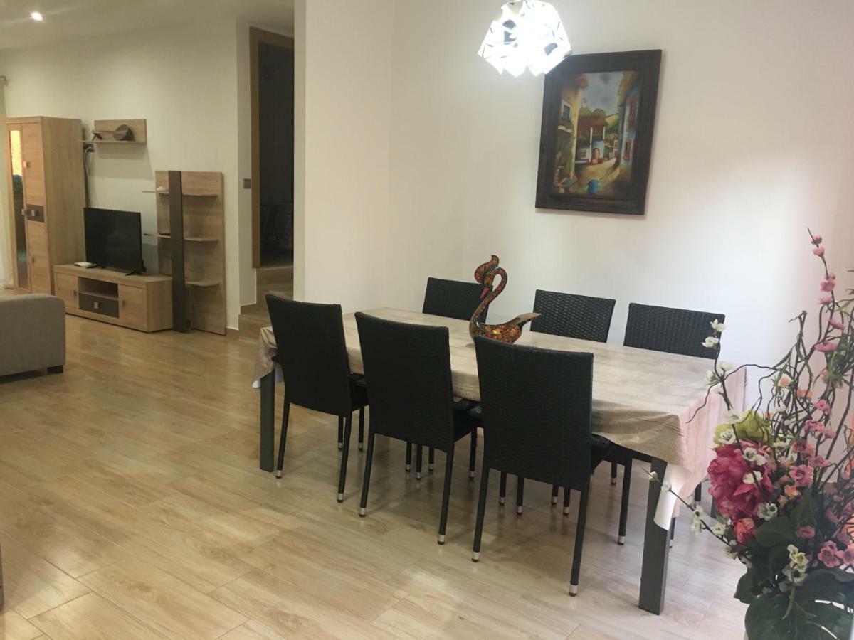 Apartment With Private Patio Fuengirola Buitenkant foto